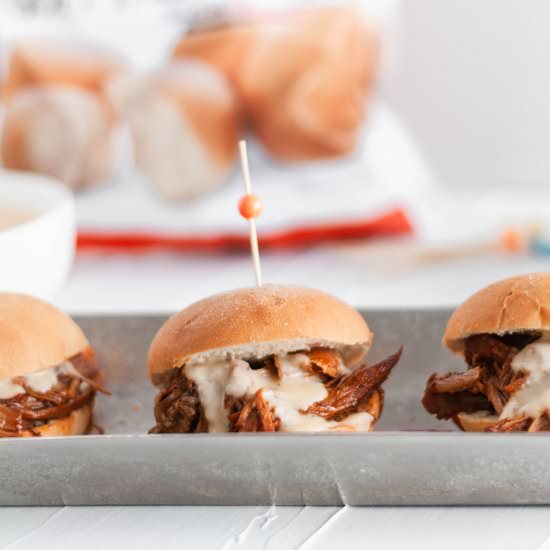 Cheesy Pulled Pork Sliders