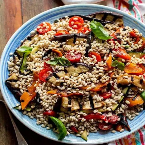 salade de légume avec l’orge