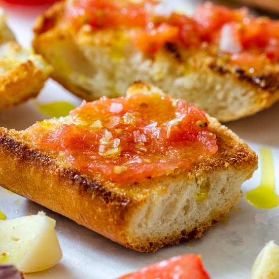 spanish garlic tomato toast