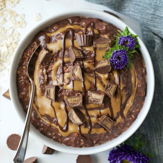 Chocolate PB Cup Overnight Oats