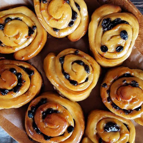 Honey Buns with Orange & Currants