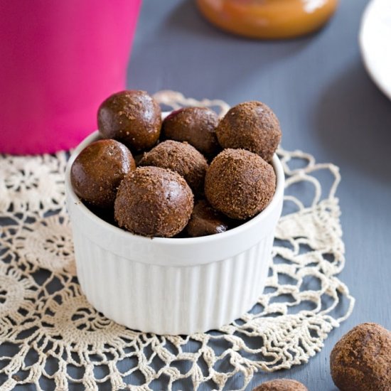 Carob and Peanut Energy Balls