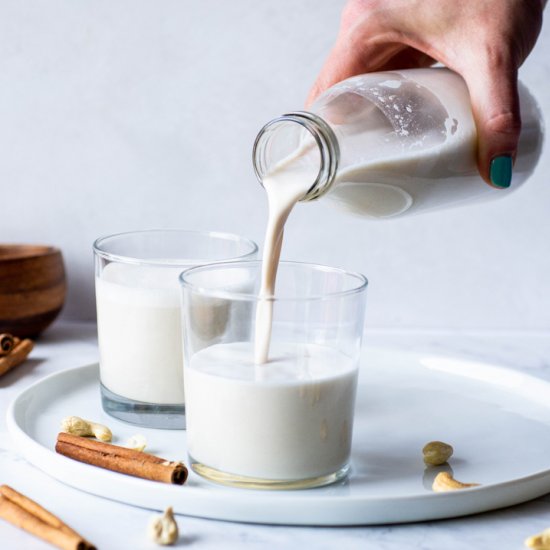 How to Make No Strain Cashew Milk