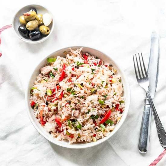 Rice salad with tuna