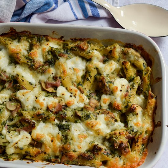 Creamy bacon & spinach Pasta bake