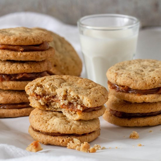 Easy Walnut Alfajores Recipe