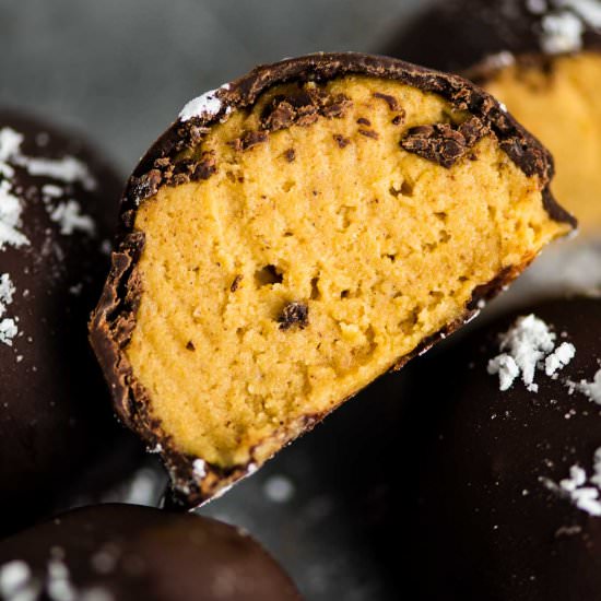 Pumpkin Cheesecake Truffles