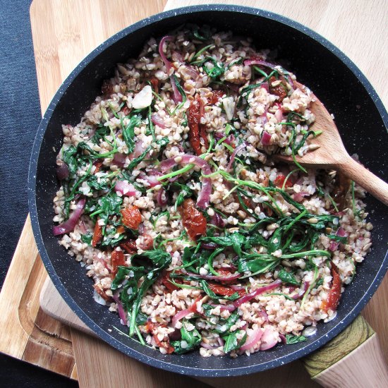 Buckwheat with sun-dried tomatoes