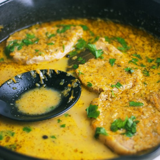 Braised pork chops with leeks