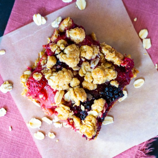 Blackberry Strawberry Crumble Bars