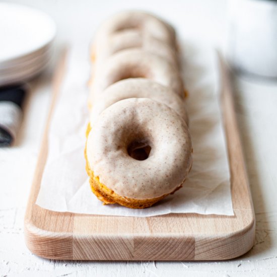 Pumpkin Spice Baked Donuts