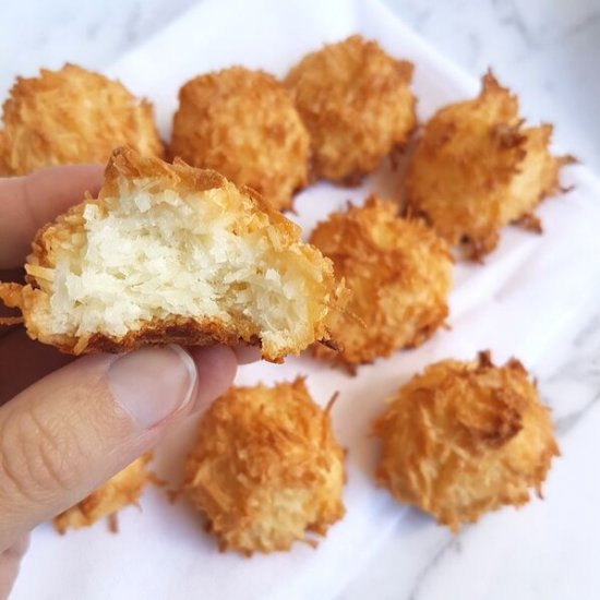 3-Ingredient Keto Coconut Macaroons