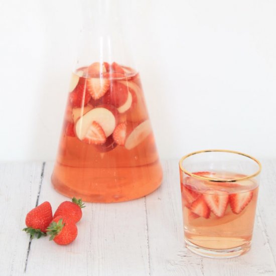 Rosé & Limoncello Sangria