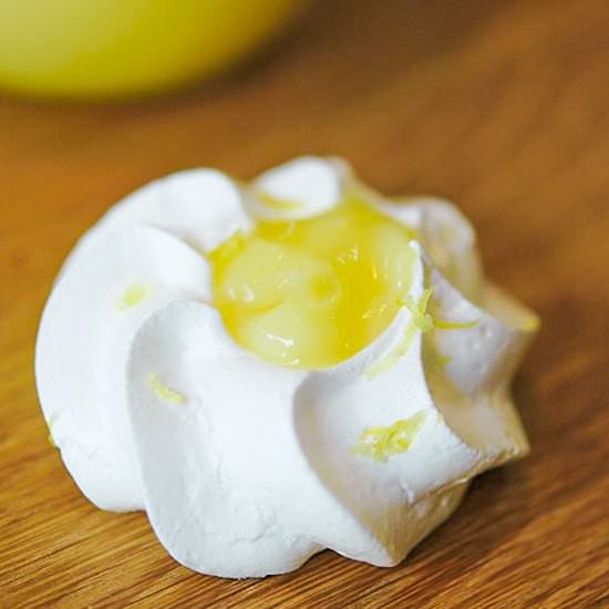 Meringue with Lemon Curd Cookies