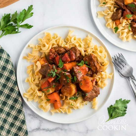 Slow Cooker Hungarian Goulash