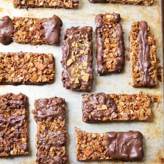 CHOCOLATEDIPPED S’MORES GRANOLA BAR