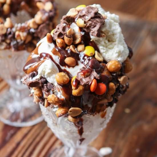 LOADED SALTED PRETZEL REESE’S SUNDA