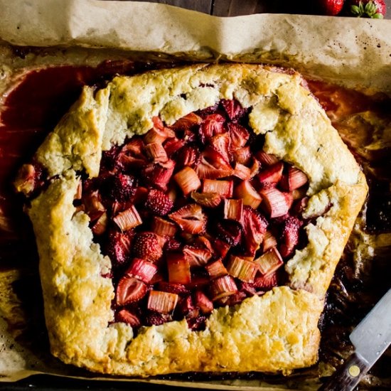 STRAWBERRY RHUBARB GALETTE