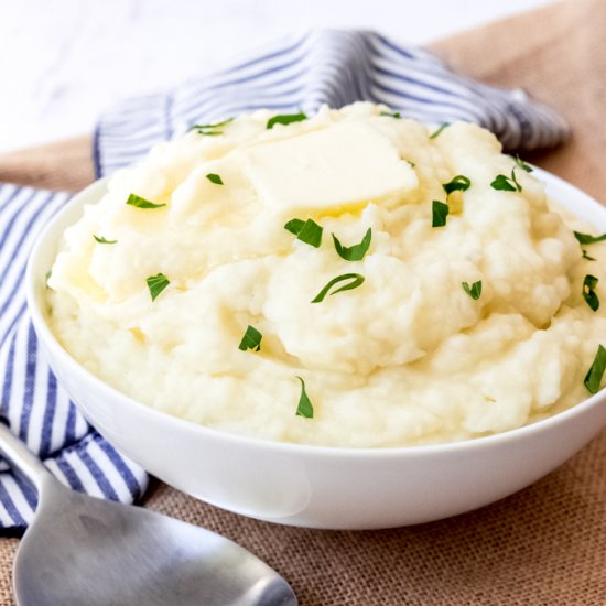 THE BEST HOMEMADE MASHED POTATOES!