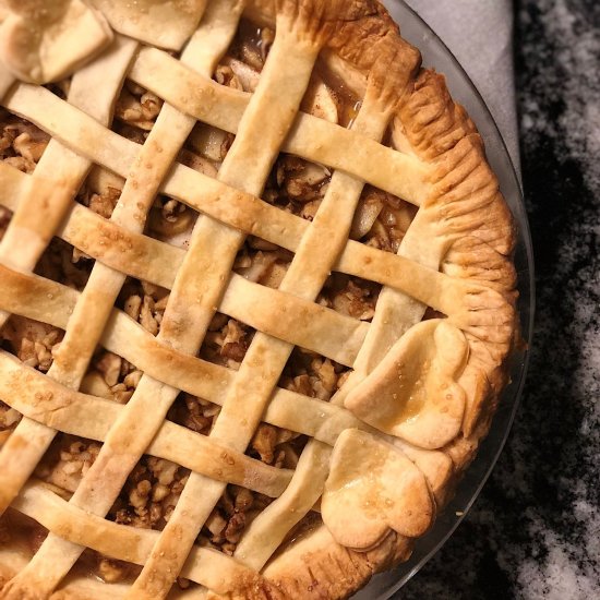 Apple Pear and Walnut Pie