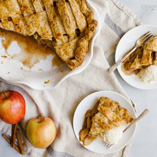 Cheddar Apple Pie