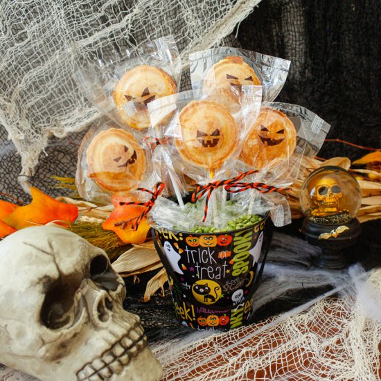 Jack-o-lantern Pumpkin Pie Pops