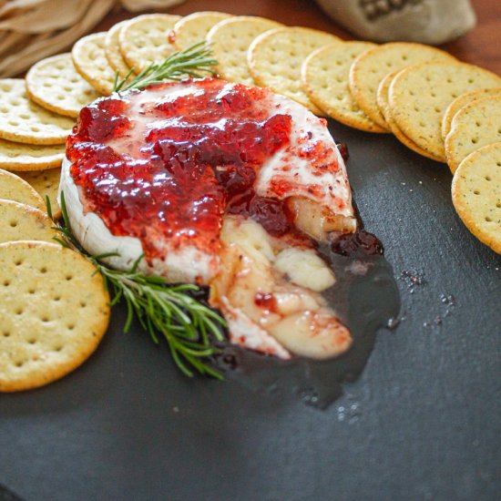 Gooey Baked Brie with Raspberry