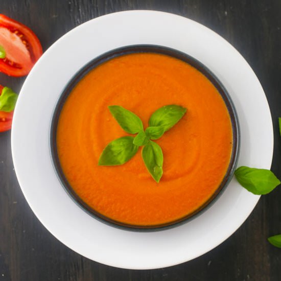 Creamy Vegan Tomato Basil Soup