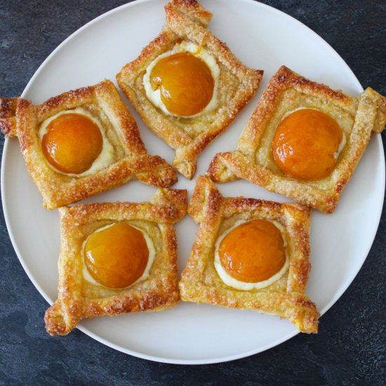 Apricot and Cream Cheese Pastry