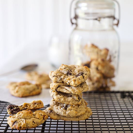 Low Carb Chocolate Chunk Cookies