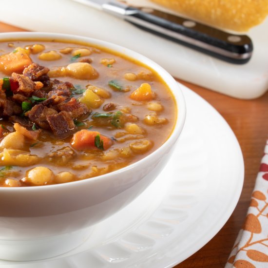 Slow Simmered Bean with Bacon Soup