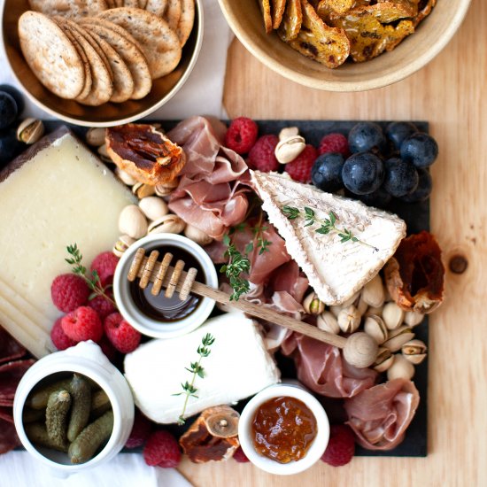 How to Make a Budget Cheeseboard