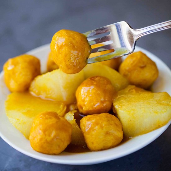 CURRY FISH BALL AND RADISH