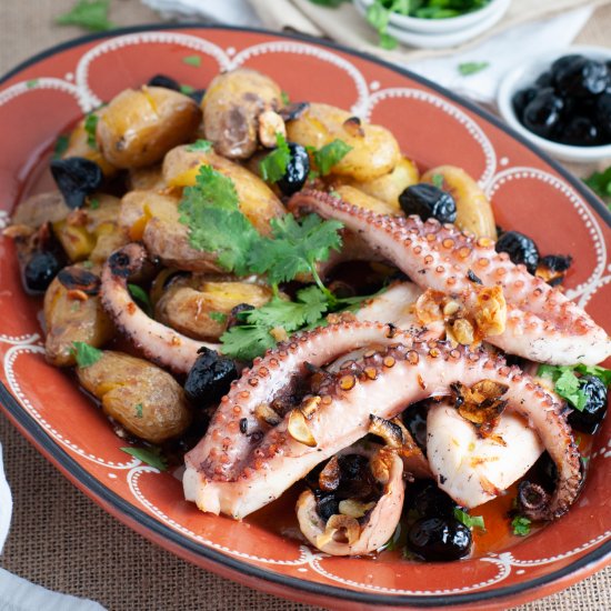 Grilled octopus (polvo à lagareiro)