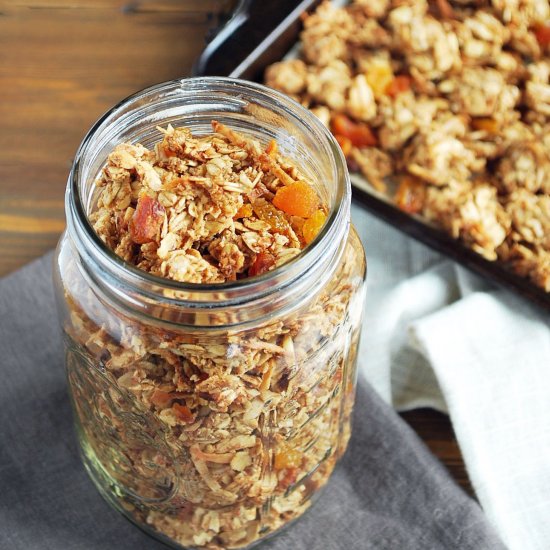 Easy Homemade Granola