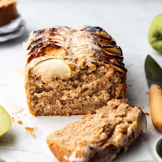 Vegan Cinnamon Apple Cake