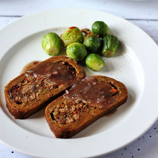 Stuffed seitan roast