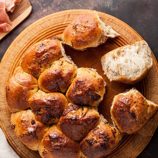 Fig and Rosemary Tear & Share Bread