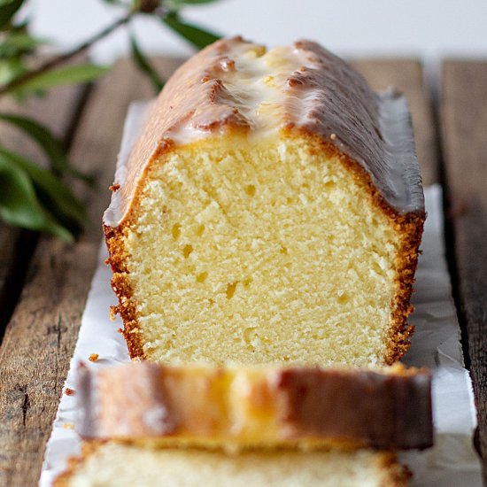 Lemon Sour Cream Pound Cake