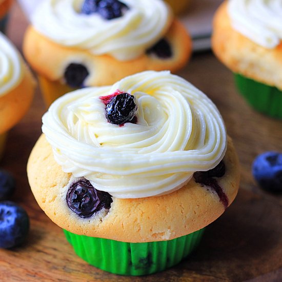 blueberry and cream cheese muffins