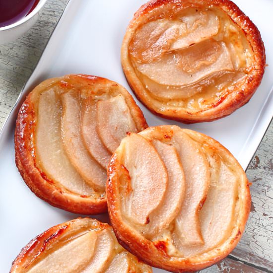 Puff pastry pear tarts