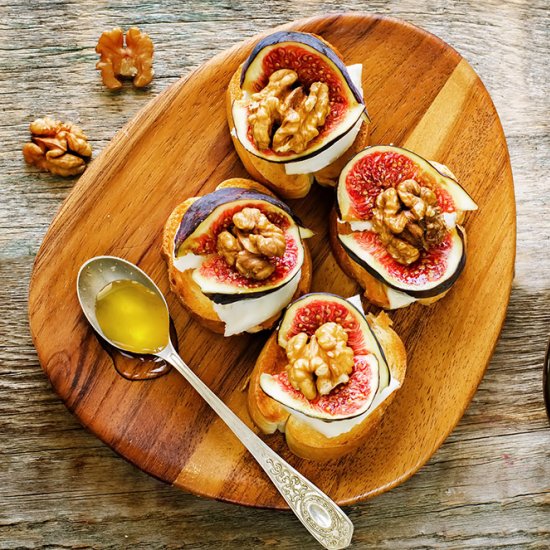 Goat Cheese Fig Crostini