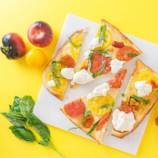 FLATBREAD WITH TOMATOES, PEPPERS