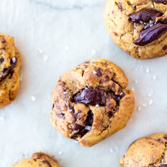 vegan pumpkin chocolate chip cookie