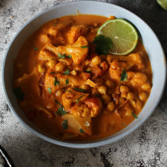 Chickpea and cauliflower curry