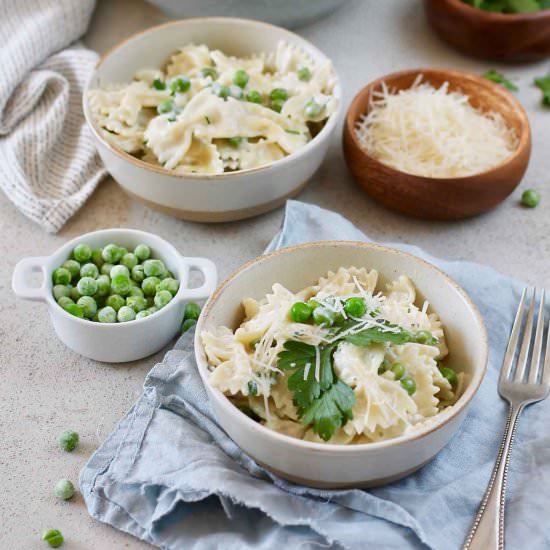 Creamy One-Pot Pasta With Peas