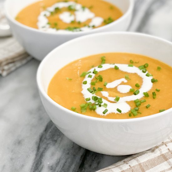 Roasted Butternut Squash Apple Soup