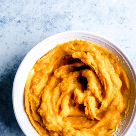 Easy Pumpkin Puree from Scratch