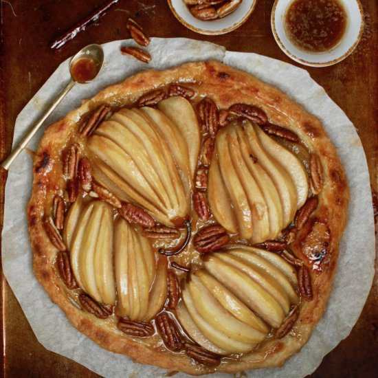 Easy pear and pecan tart