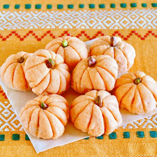 How to Make Pumpkin-Shaped Melonpan